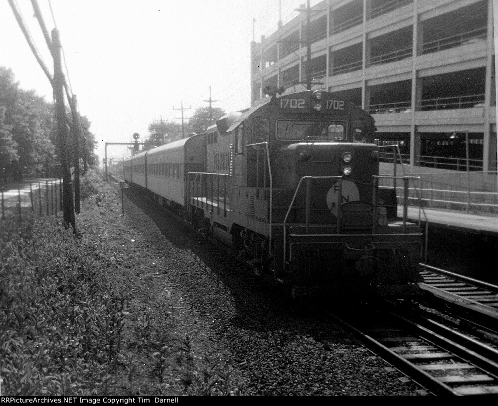 PNCX 1702 on an Oyster Bay train